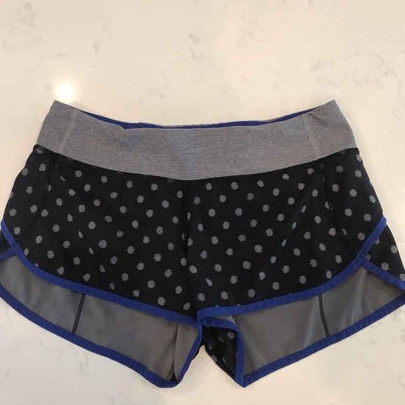 Lululemon shorts, size 6 polkadot - Picture 5 of 9
